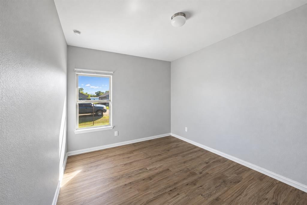 146 Lawndale Lane, Mabank, TX 75147