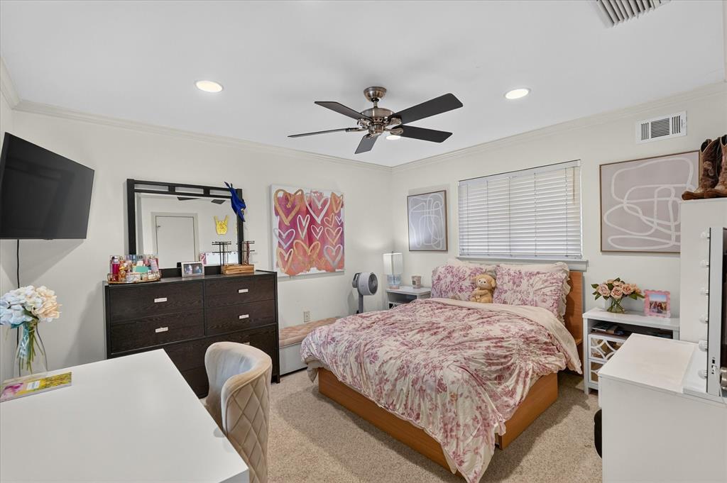 Secondary bedroom