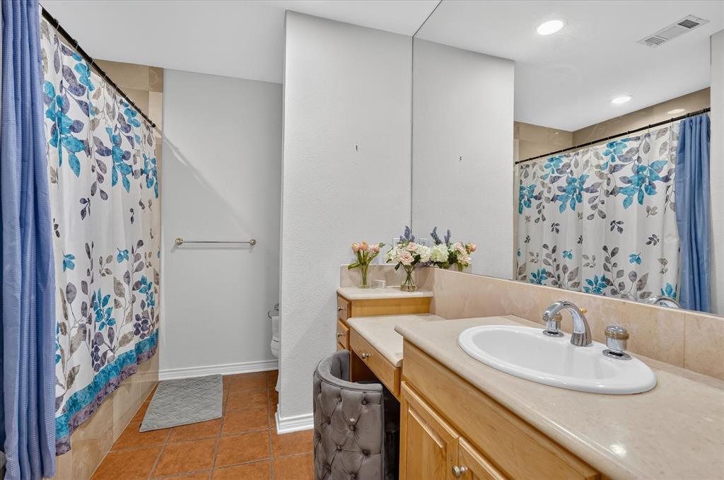 Ensuite bath