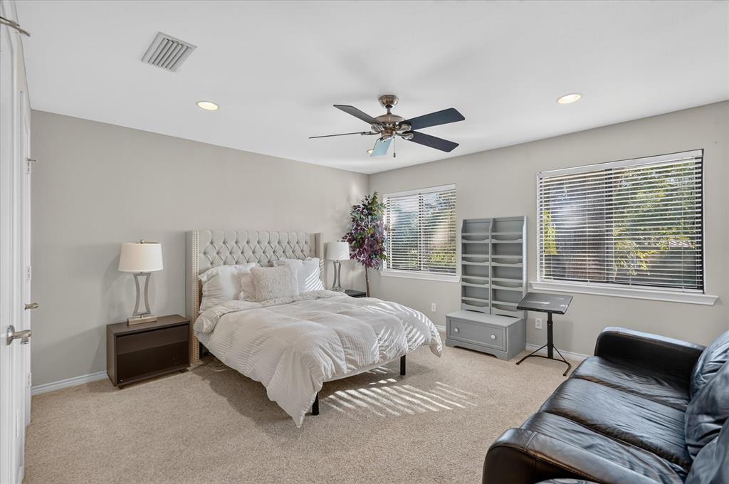 Secondary bedroom