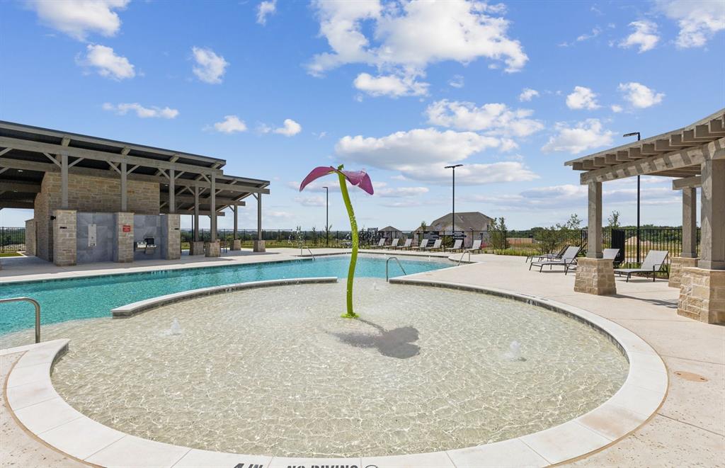 Splash pool