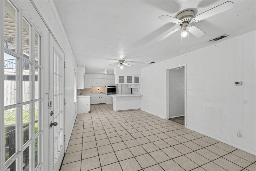 2910 Grove Street, Irving, TX 75060