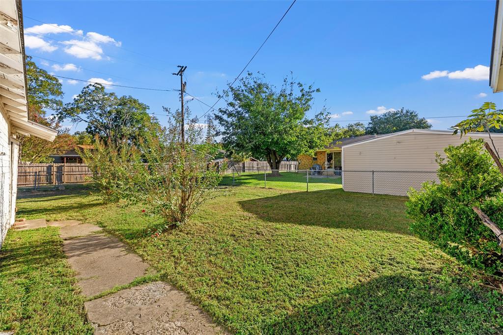 302 W Elm Street, West, TX 76691