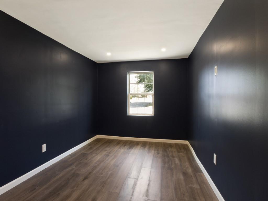 329 N Cottonwood Drive, Richardson, TX 75080