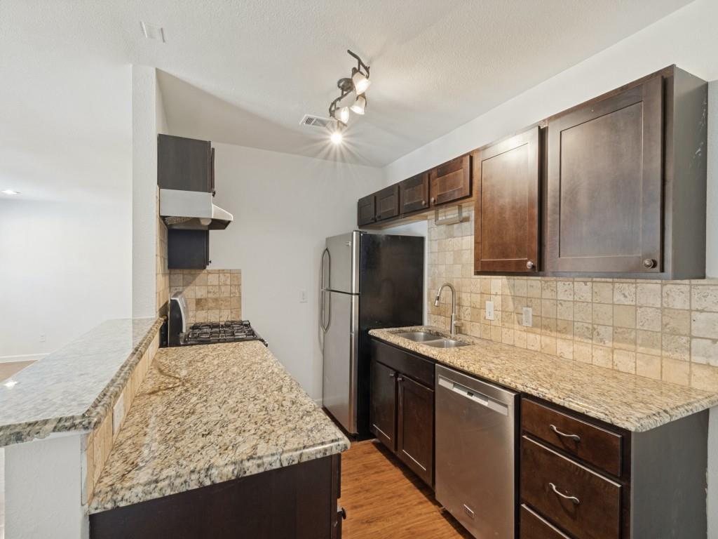 329 N Cottonwood Drive, Richardson, TX 75080