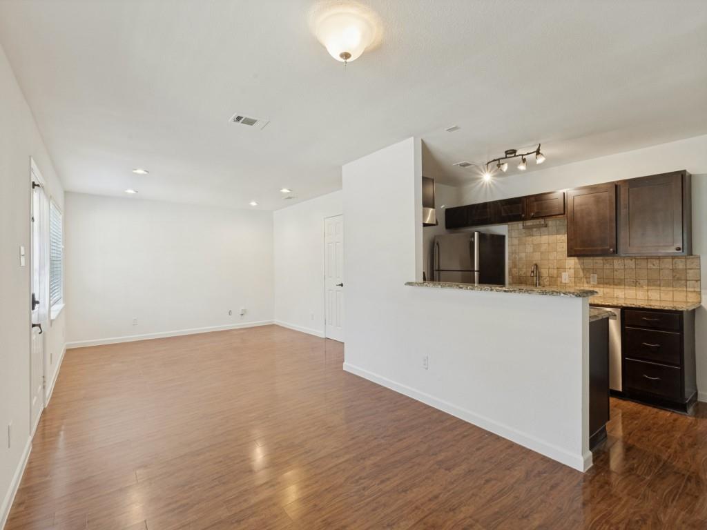 329 N Cottonwood Drive, Richardson, TX 75080