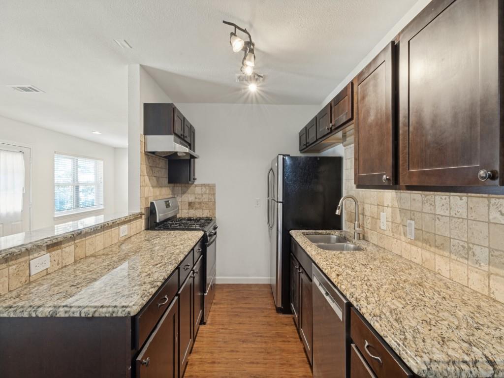 329 N Cottonwood Drive, Richardson, TX 75080
