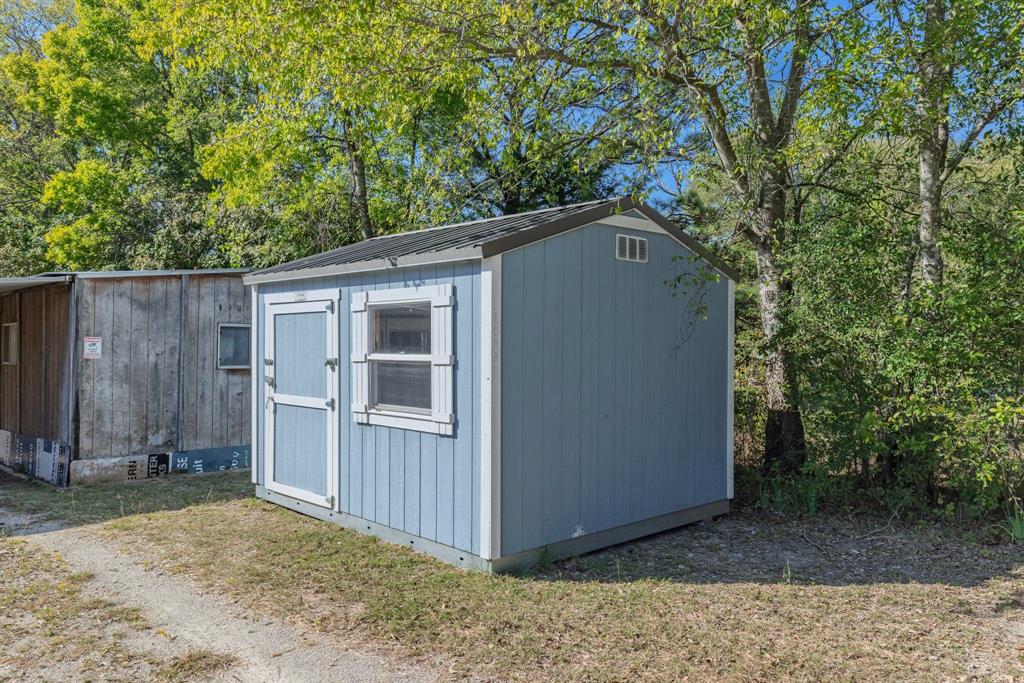 10830 Paradise Lane, Wills Point, TX 75169