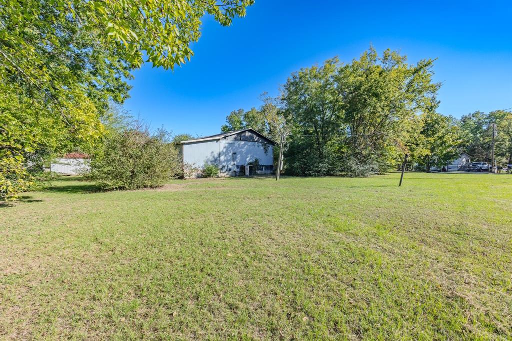 10830 Paradise Lane, Wills Point, TX 75169