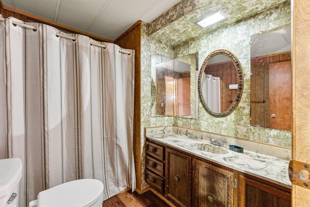 10830 Paradise Lane, Wills Point, TX 75169
