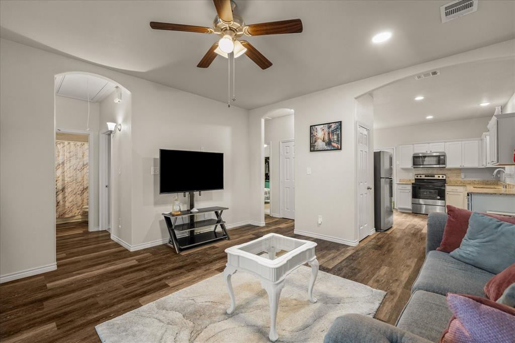 2115 Jones Street, Greenville, TX 75401