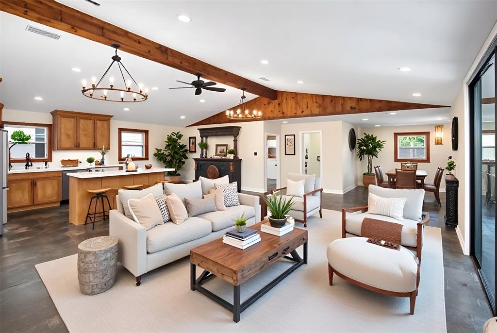 Pool House inside Virtually Staged
