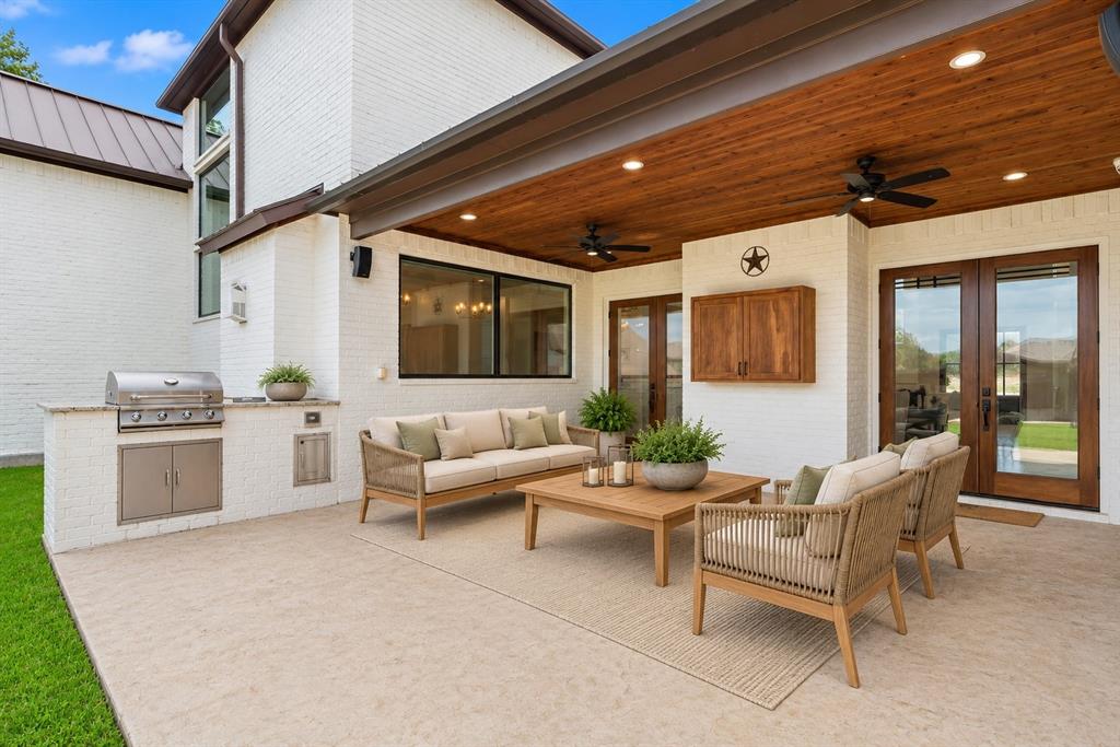 Main house Outdoor Living Area