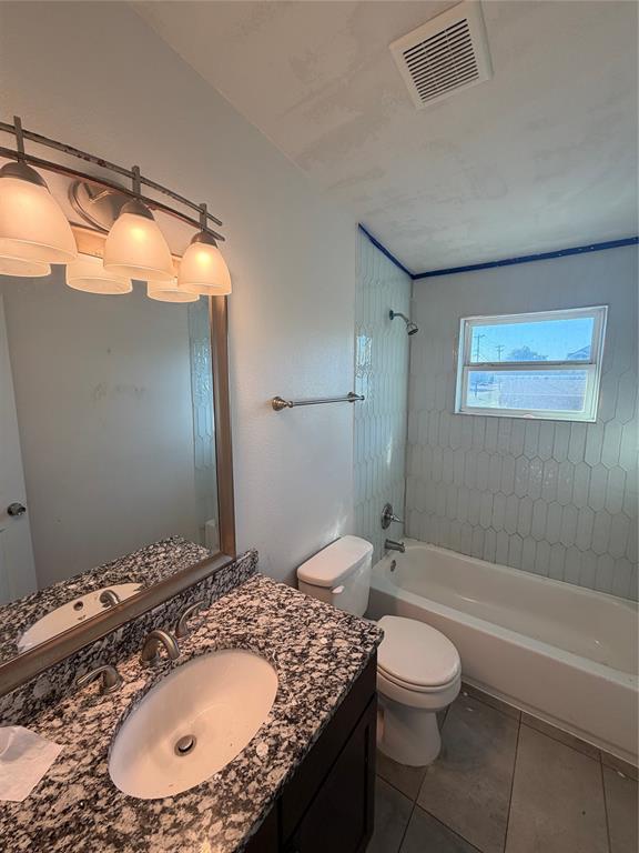 1107 S Ewing Avenue, #208, Dallas, TX 75216