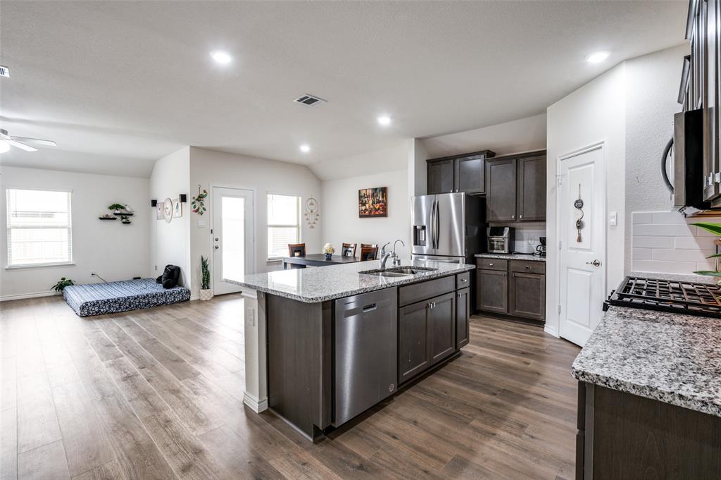 1307 Colonial Bluff Lane, Princeton, TX 75407