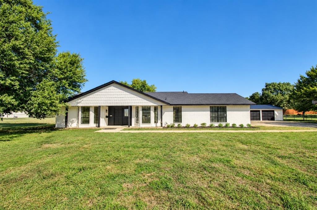 107 Locust Drive, Oak Leaf, TX 75154 107 Locust Drive, Oak Leaf, TX 75154