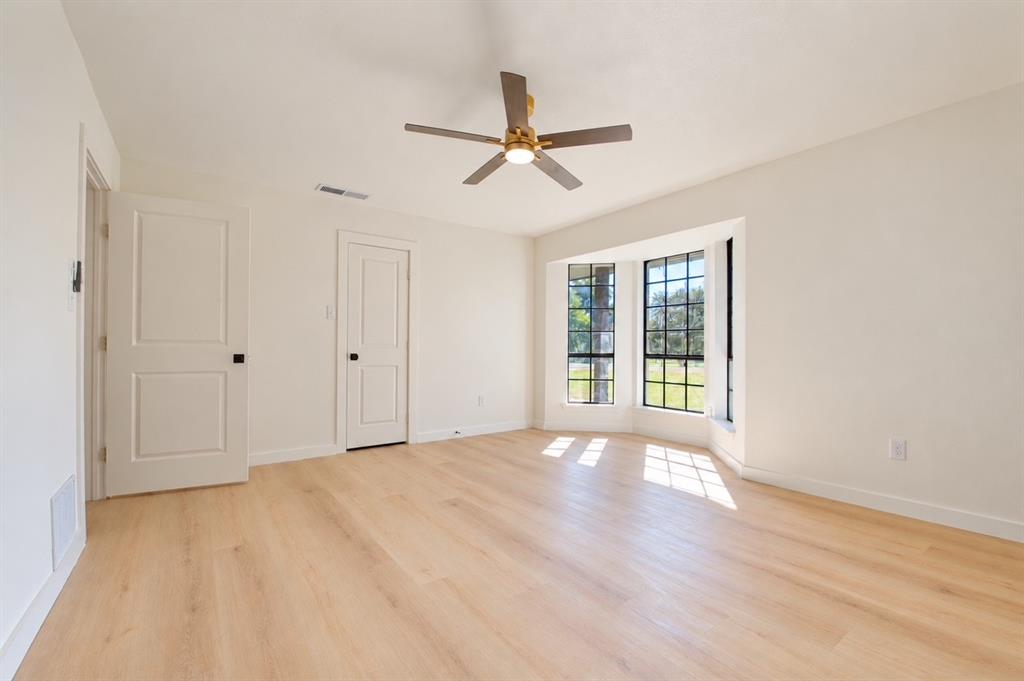 107 Locust Drive, Oak Leaf, TX 75154 107 Locust Drive, Oak Leaf, TX 75154