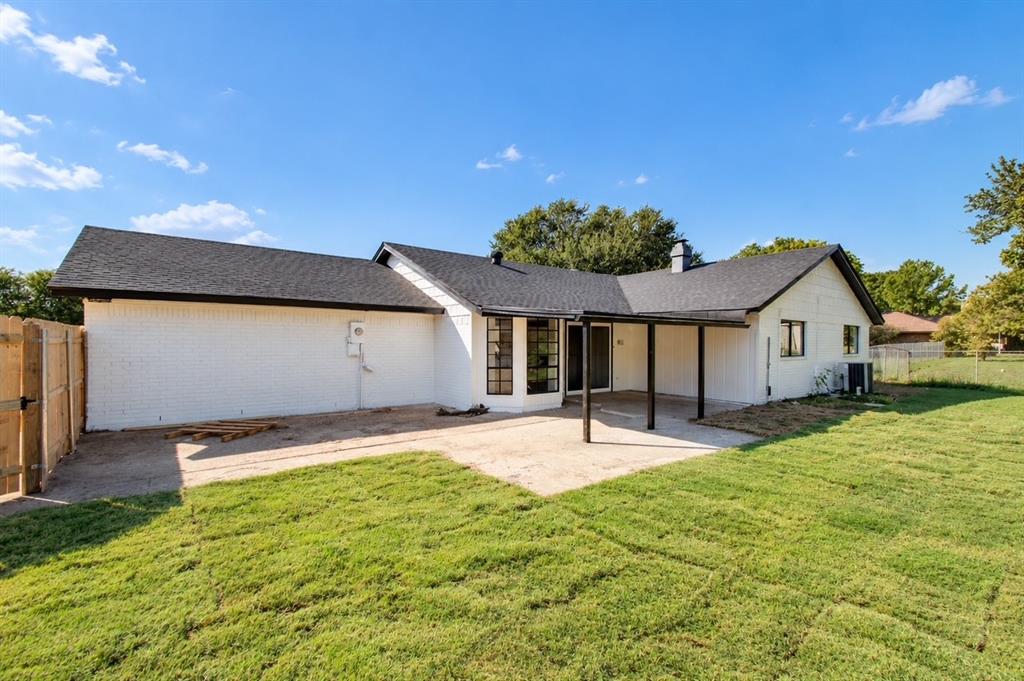 107 Locust Drive, Oak Leaf, TX 75154 107 Locust Drive, Oak Leaf, TX 75154