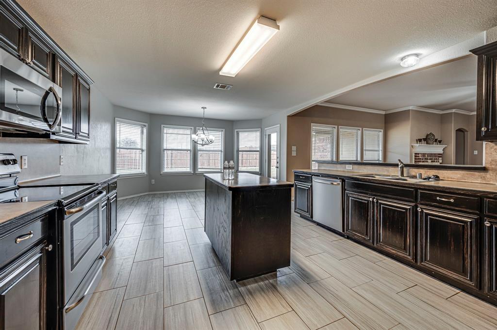 713 Escapade Court, Midlothian, TX 76065