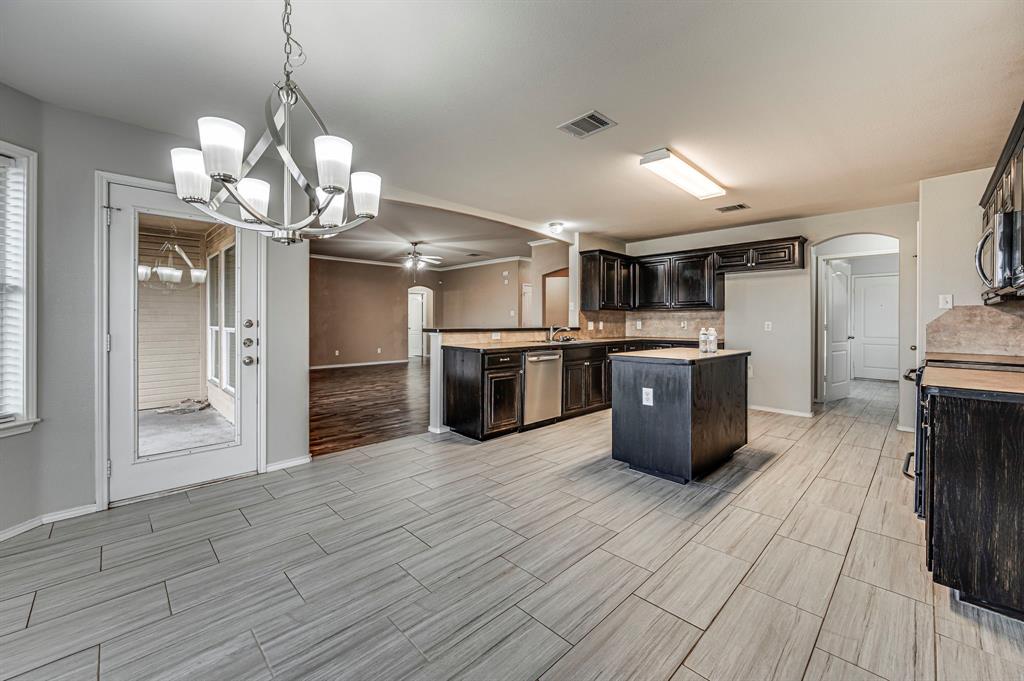 713 Escapade Court, Midlothian, TX 76065