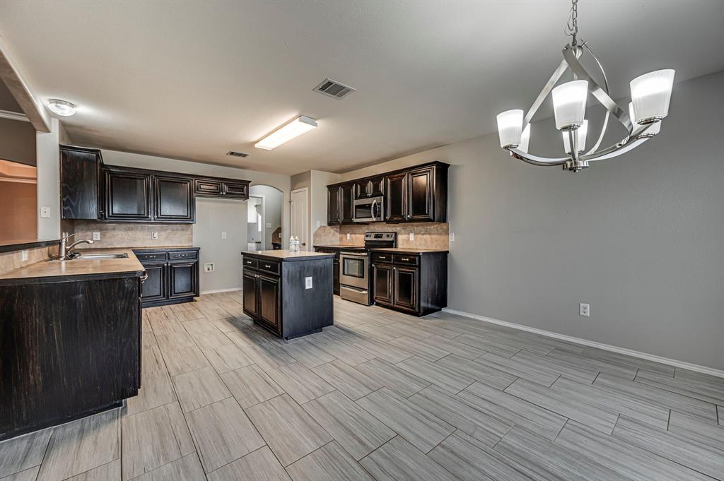 713 Escapade Court, Midlothian, TX 76065