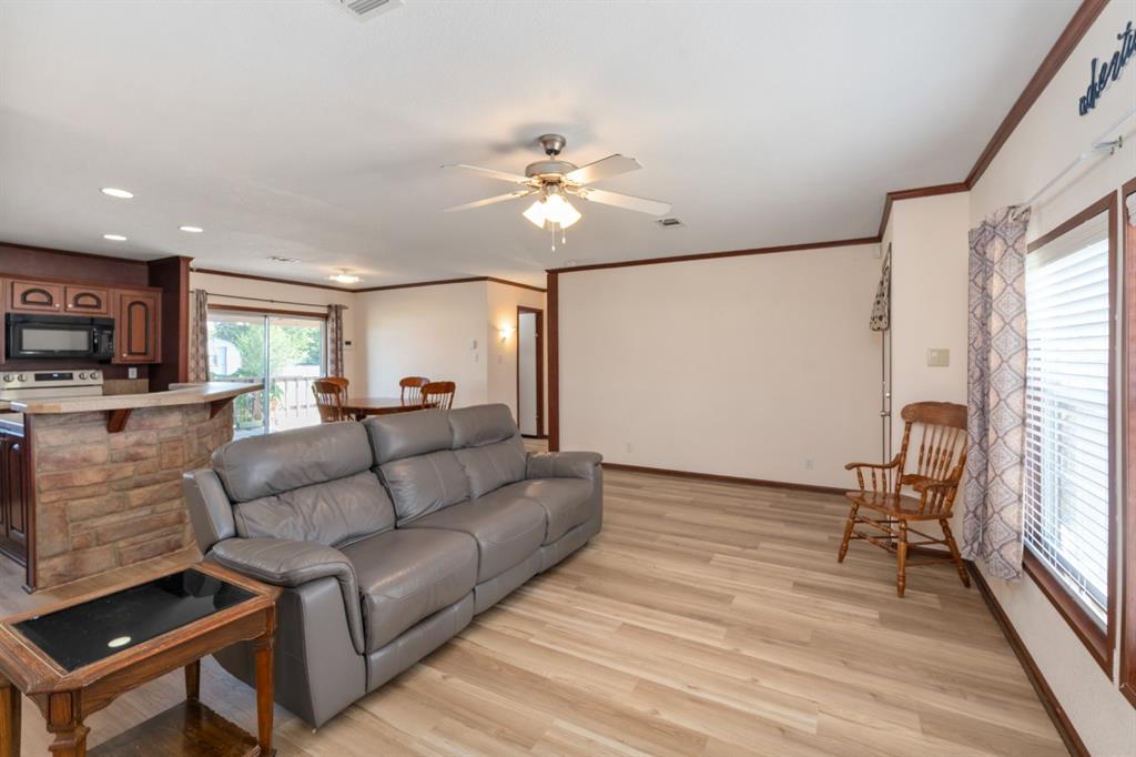 318 Luther Lane, Gun Barrel City, TX 75156