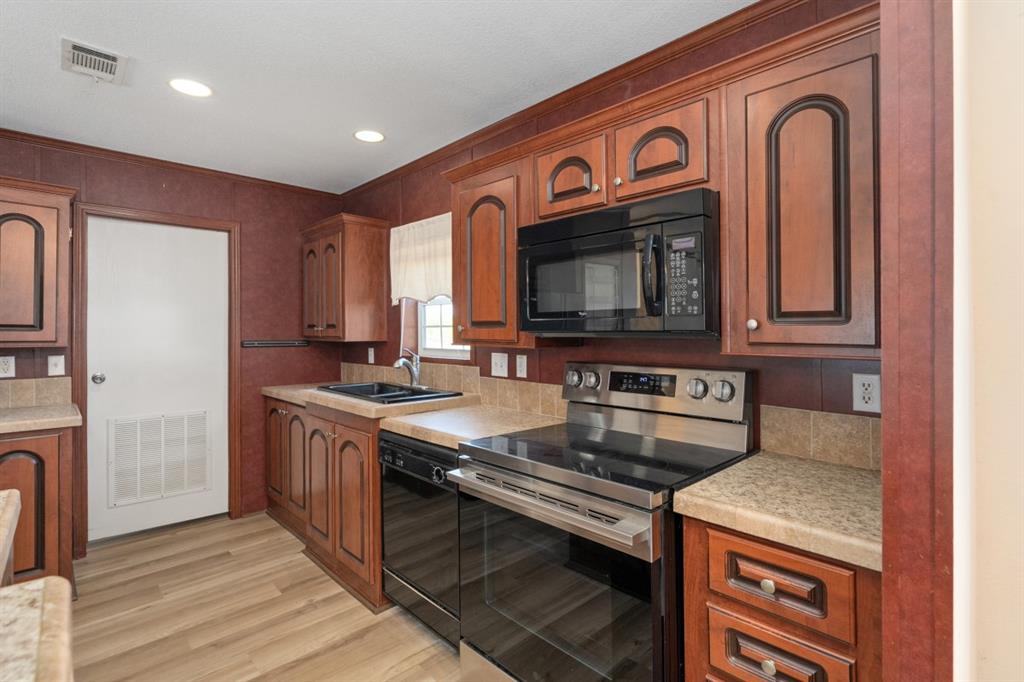 318 Luther Lane, Gun Barrel City, TX 75156