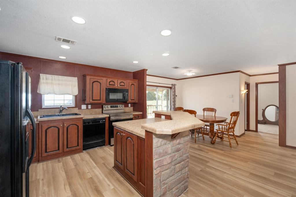 318 Luther Lane, Gun Barrel City, TX 75156