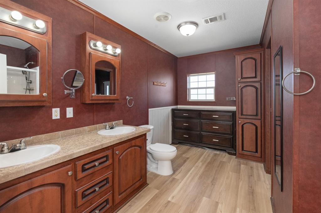 318 Luther Lane, Gun Barrel City, TX 75156