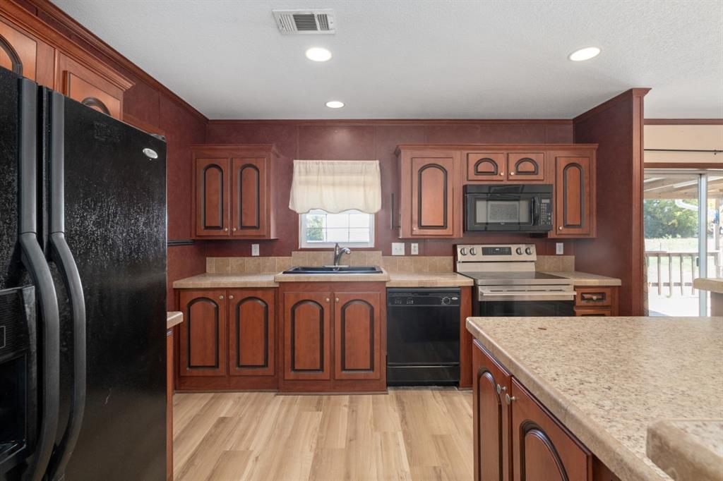 318 Luther Lane, Gun Barrel City, TX 75156