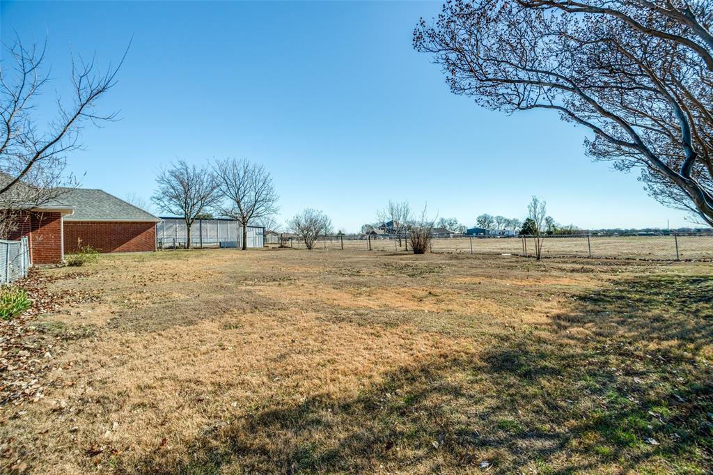 3722 Carrie Lane, St. Paul, TX 75098