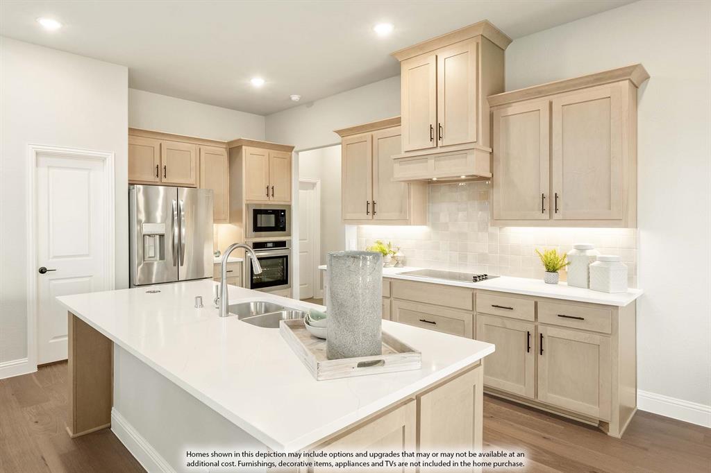 903 Lasalle Drive, Red Oak, TX 75154