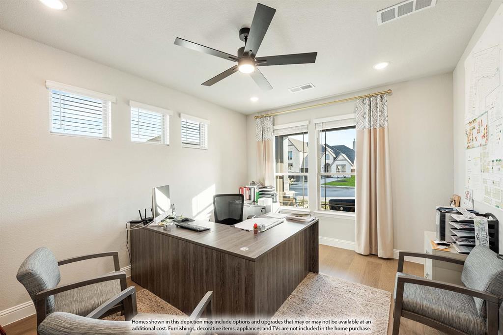 903 Lasalle Drive, Red Oak, TX 75154