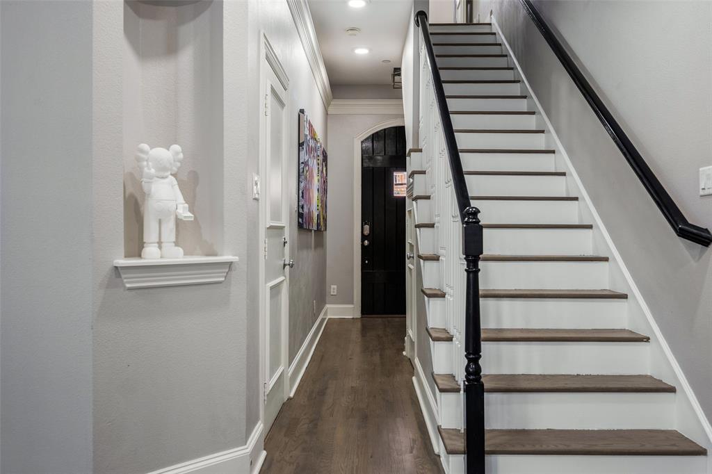 2707 Gaston Avenue, Dallas, TX 75226
