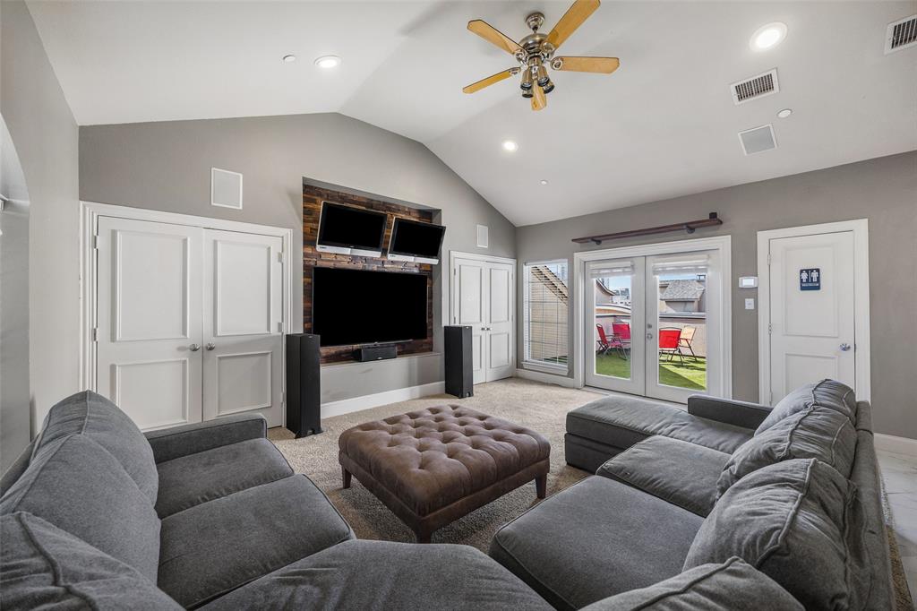 2707 Gaston Avenue, Dallas, TX 75226