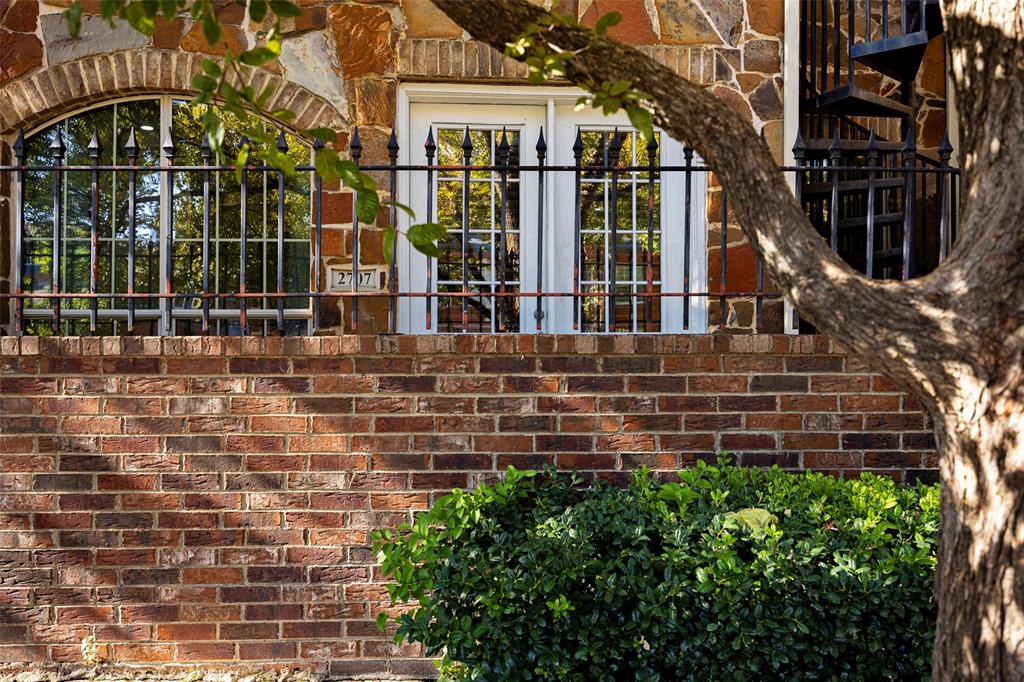 2707 Gaston Avenue, Dallas, TX 75226
