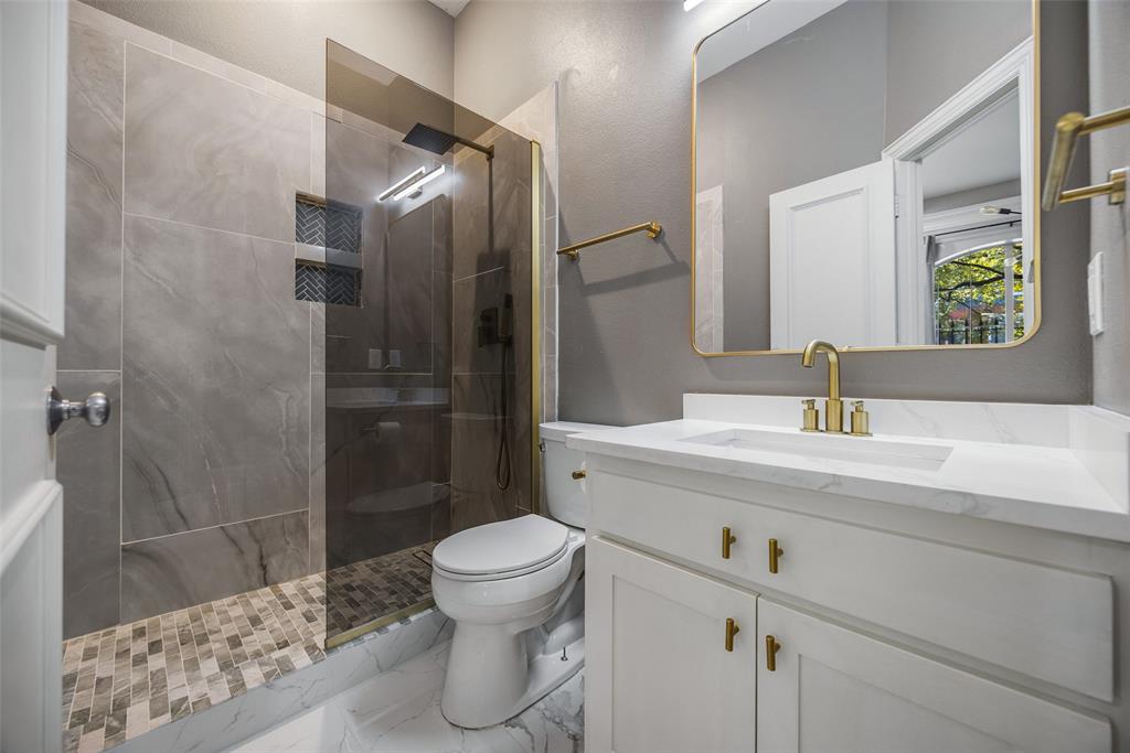 2707 Gaston Avenue, Dallas, TX 75226