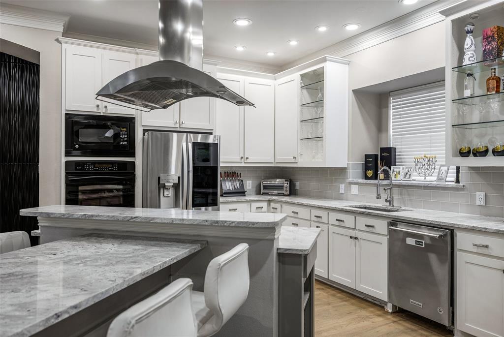 2707 Gaston Avenue, Dallas, TX 75226