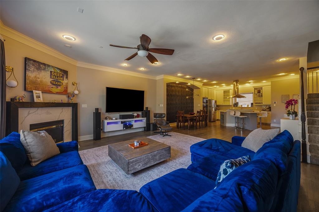 2707 Gaston Avenue, Dallas, TX 75226