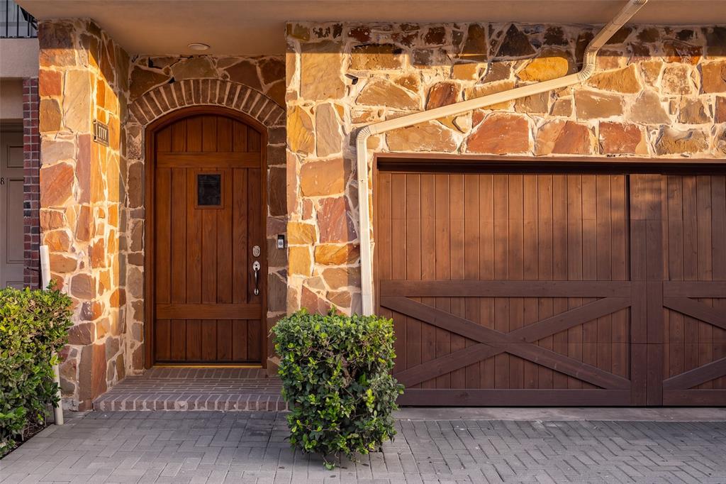 2707 Gaston Avenue, Dallas, TX 75226