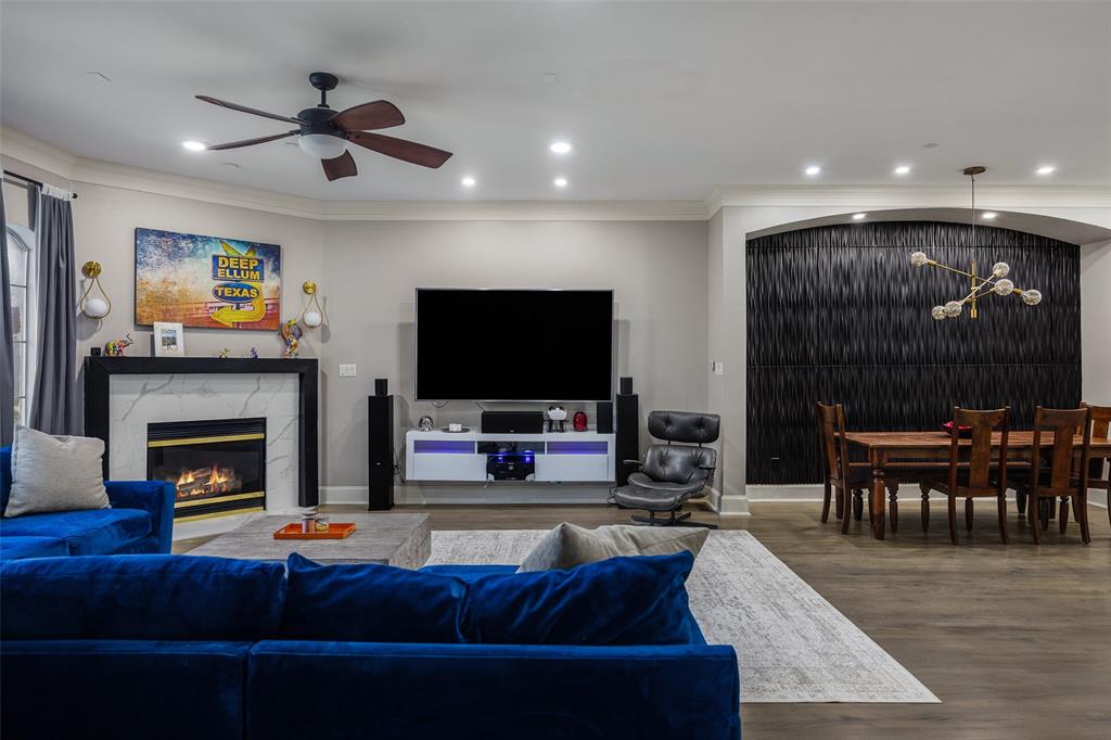 2707 Gaston Avenue, Dallas, TX 75226