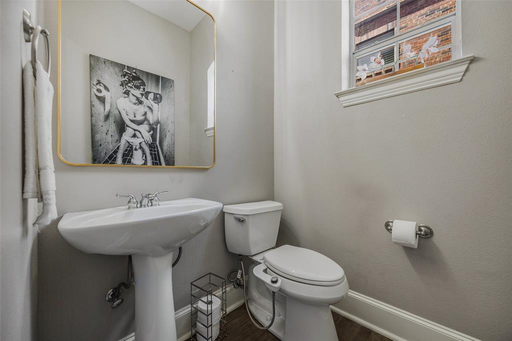 2707 Gaston Avenue, Dallas, TX 75226