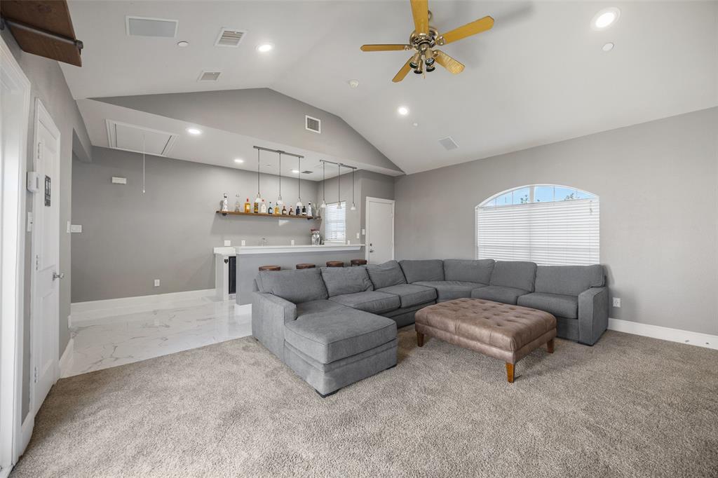 2707 Gaston Avenue, Dallas, TX 75226