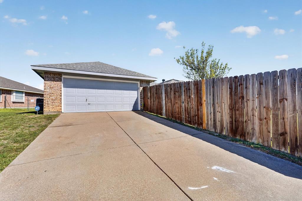 1425 Cardigan Lane, Lancaster, TX 75134