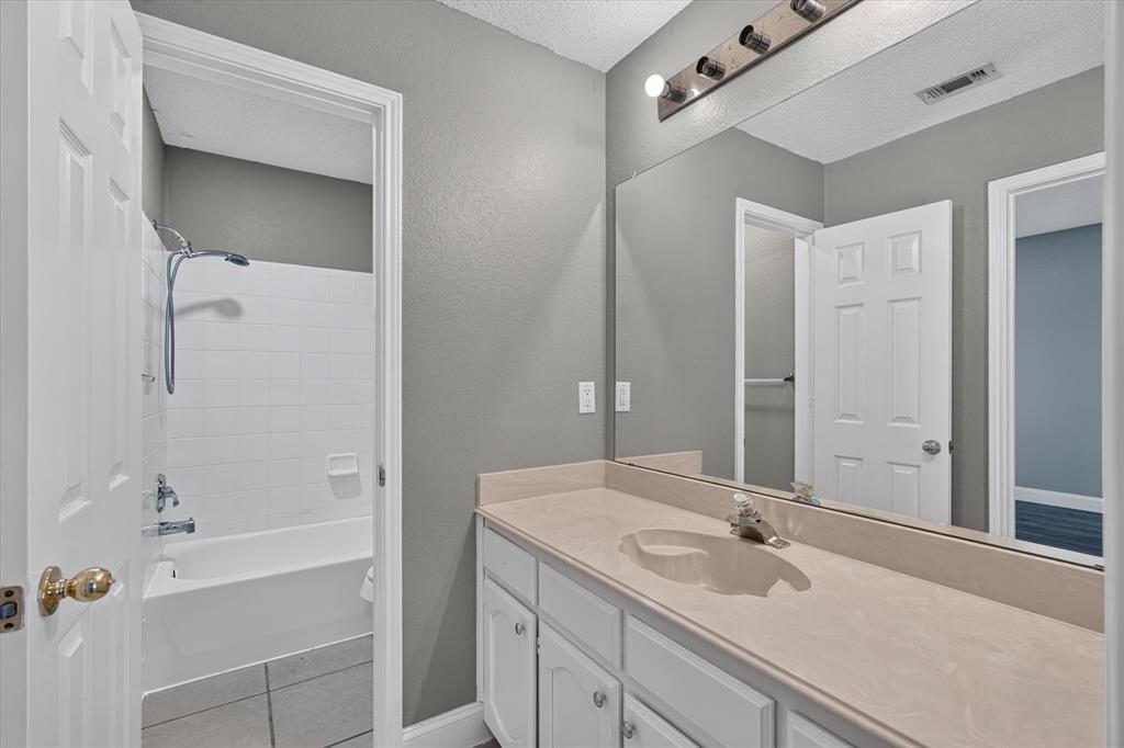1425 Cardigan Lane, Lancaster, TX 75134