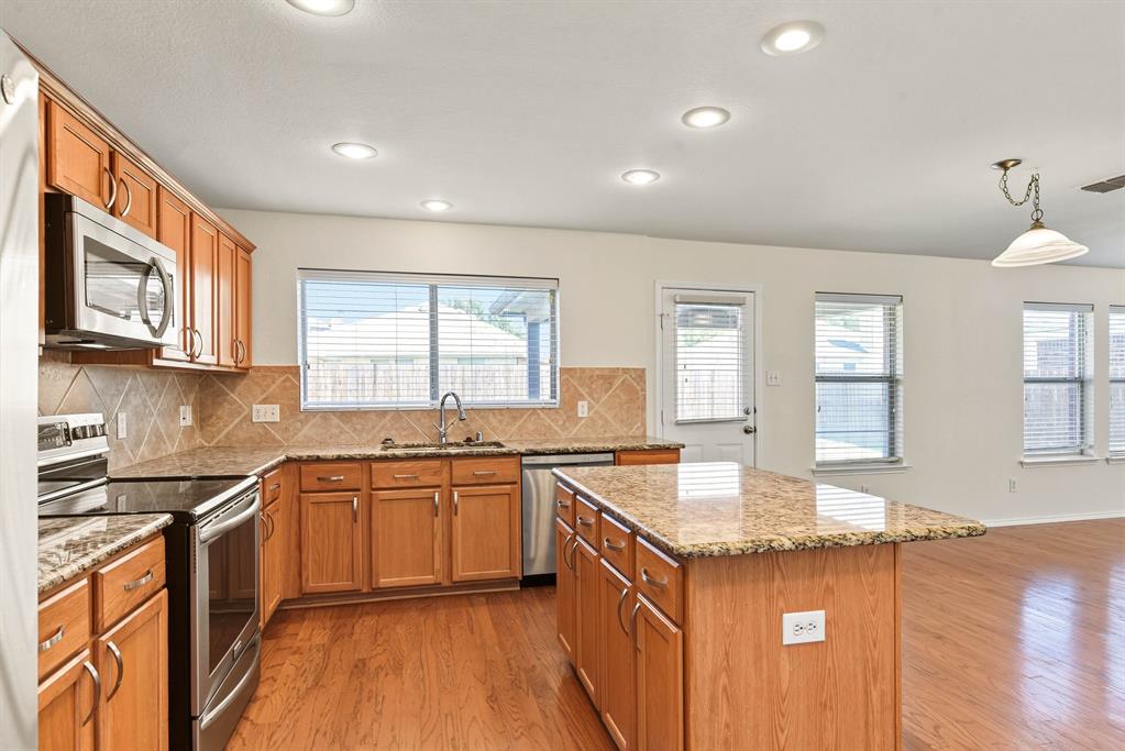 1308 Luckenbach Drive, Forney, TX 75126