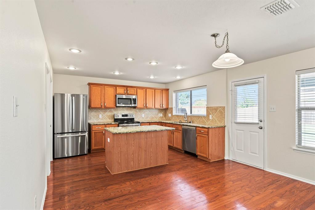 1308 Luckenbach Drive, Forney, TX 75126