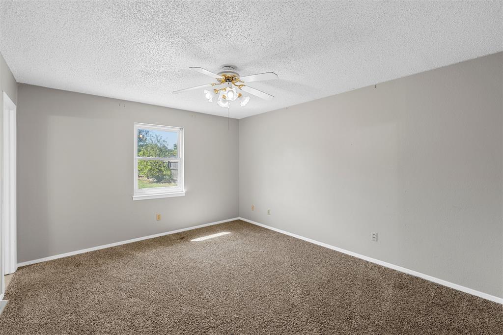 900 N Bunker Drive, Robinson, TX 76706
