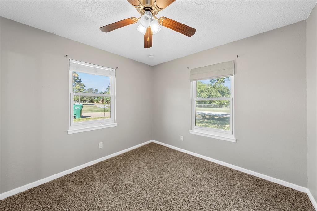 900 N Bunker Drive, Robinson, TX 76706
