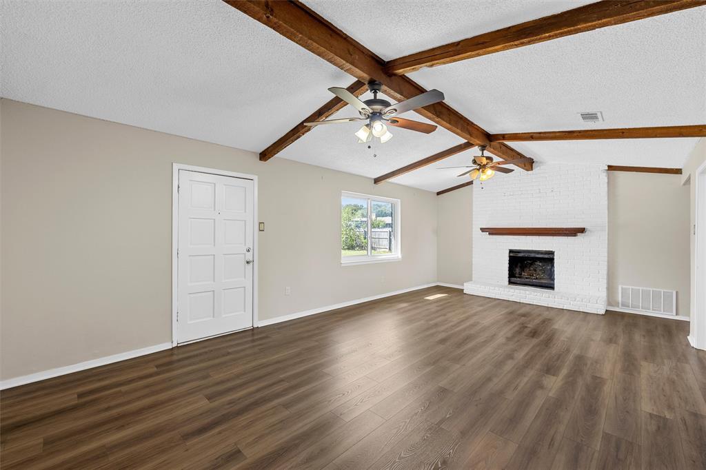 900 N Bunker Drive, Robinson, TX 76706 900 N Bunker Drive, Robinson, TX 76706